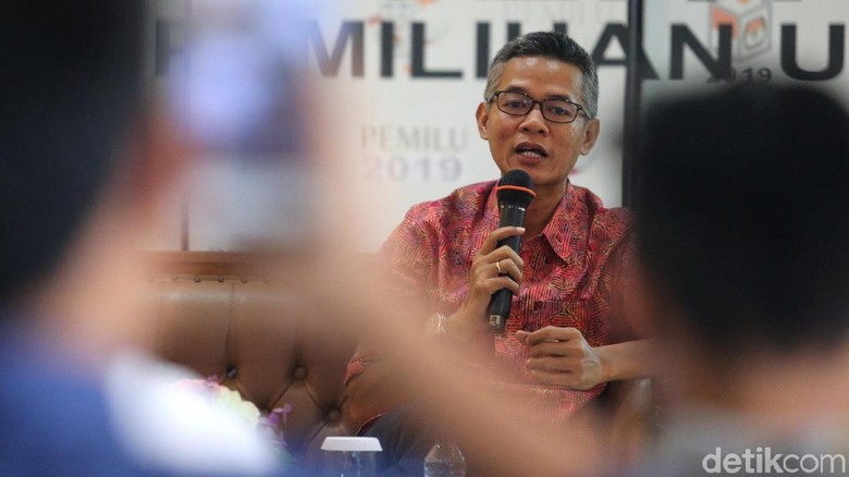 Wahyu Setiawan dalam peluncuran program pendidikan pemilih di gedung KPU, Jakarta, Jumat (27/10/2017). (Ari Saputra /detikcom) Wahyu Setiawan dalam peluncuran program pendidikan pemilih di gedung KPU, Jakarta, Jumat (27/10/2017). (Ari Saputra /detikcom)