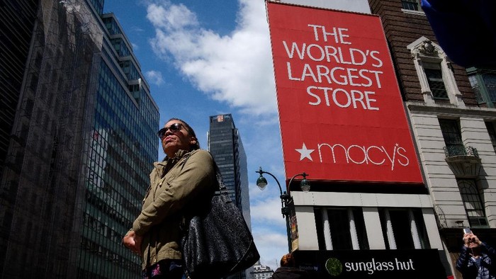 NEW YORK, NY - MAY 12: A view of Macys flagship store, May 12, 2017 in the Herald Square neighborhood in New York City. The U.S. Commerce Department says retail sales rose 0.4 percent in April from March. (Photo by Drew Angerer/Getty Images)