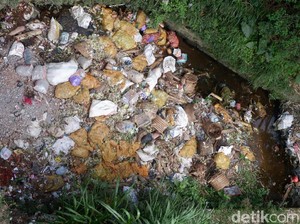 Begini Ngerinya Penampakan Sungai di Temanggung yang Penuh Sampah