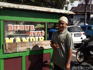 Penjual Bubur Ayam di Salatiga Ini Gratiskan Dagangannya Tiap Jumat