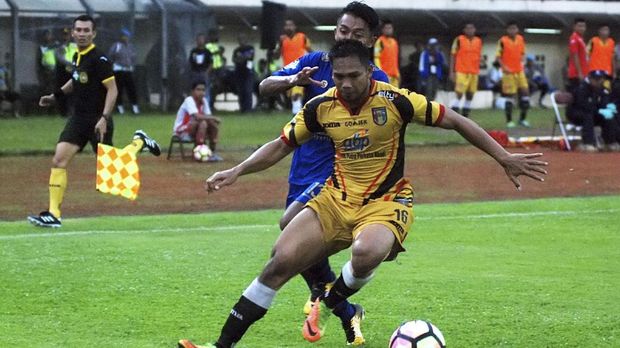 Mitra Kukar harus kebobolan dua gol oleh Arema di pertandingan pertamanya di Liga 1 2018.