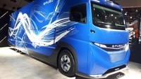 Truk listrik dengan Gross Vehicle Weight (GVW) 23 ton dan payload 11 ton ini, memiliki 27 baterai. Baterai tersebut mampu menempuh jarak 350 kilometer dalam satu kali pengisian daya.