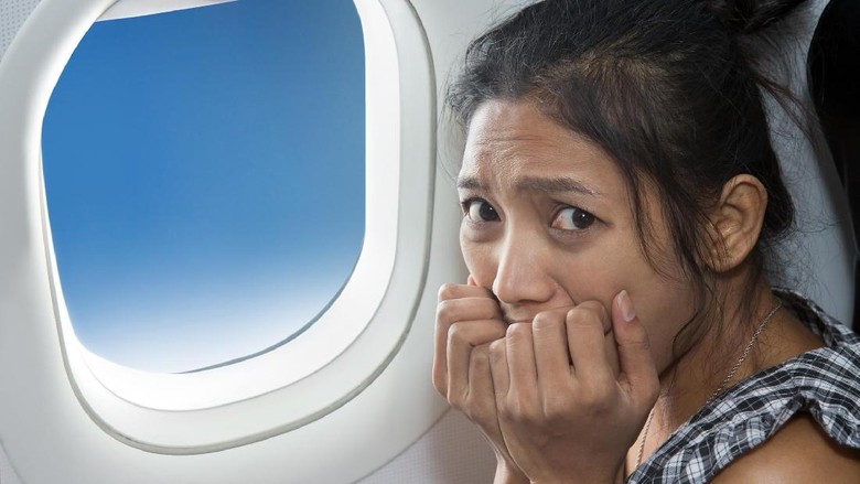 5 Cara Menghilangkan Rasa Takut Naik Pesawat Ragam Bola Com