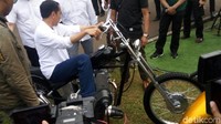 Motor custom itu ditunggangi Jokowi dalam peringatan Hari Sumpah Pemuda di Istana Bogor hari ini. 