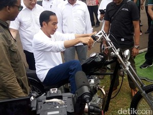 Ketika Jokowi Kepincut Motor Chopper