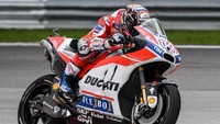 Untuk pengereman, Ducati Desmosedici GP ini didukung rem depan karbon dari Brembo, dua cakram 340 mm dengan kaliper empat piston. Di belakang ada rem cakram stainless steel dengan kaliper dua piston. Foto: MOHD RASFAN/AFP