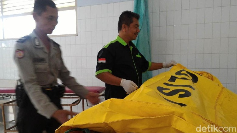 Kasir Rumah Makan Dibunuh, Empat Saksi Diperiksa Polisi Kasir Rumah Makan Dibunuh, Empat Saksi Diperiksa Polisi