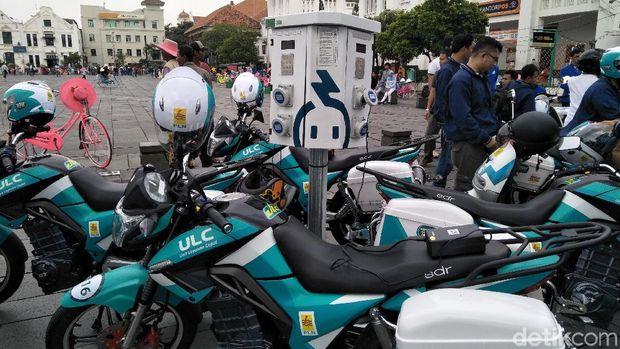 Konvoi Motor Listrik Jakarta Bukukan Rekor Muri