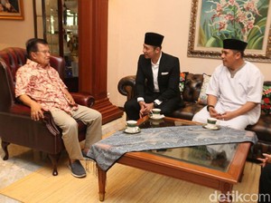 AHY Bertemu Wapres JK di Makassar