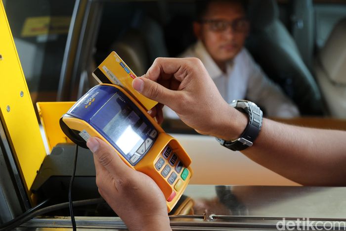 Begini Lho Cara Mengisi e Money di Gerbang Tol 