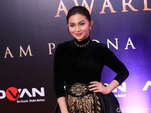 Ariel Tatum Ultah ke-21, Ryuji Utomo Jadi Badut