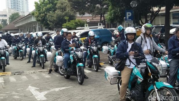 Ratusan Motor  Listrik  Konvoi di Jakarta