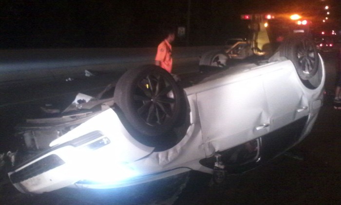 Mobil VW Alami Kecelakaan Tunggal di Tol Kamal KM 24 Jakut