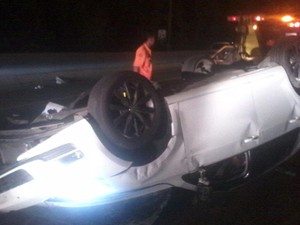 Mobil VW Alami Kecelakaan Tunggal di Tol Kamal KM 24 Jakut
