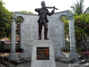Merefleksikan (Kembali) Indonesia Raya