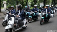 Konvoi yang dipimpin Bajaj Listrik dari PLN itu bertema Electric Fun Ride 2017