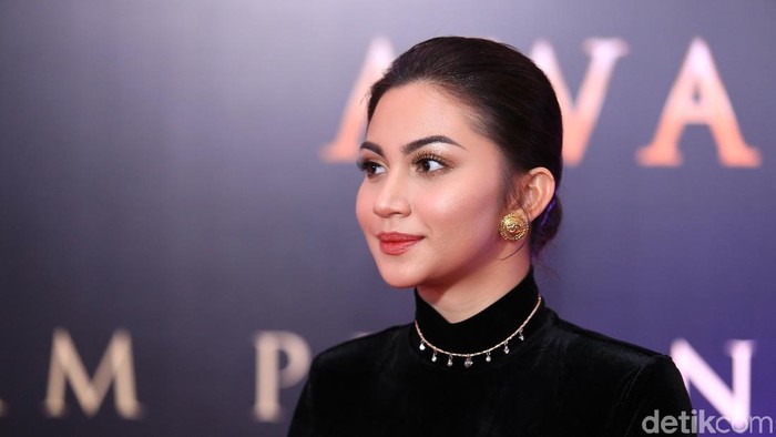 Potong Rambut, Penampilan Baru Ariel Tatum Ini Bikin Deg-degan