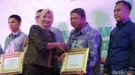 Sandiaga Serahkan Santunan BPJS Ketenagakerjaan