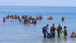 Hari Sumpah Pemuda, Pramuka Kibarkan Bendera dari Dasar Laut