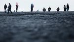 Foto: Mungkin Ini Pantai dengan Pasir Paling Hitam di Dunia