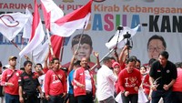 Kegiatan ini mengajak seluruh warga Kota Bogor untuk terus mengaplikasikan nilai-nilai Pancasila dalam kehidupan sehari-hari. Agar Pancasila tumbuh dan terus dipertahankan oleh segala kalangan khususnya warga Bogor.  Wali Kota Bogor Bima Arya Sugiarto dan Ketua DPC PDIP Dadang Danubrata juga mengikuti acara ini. Foto: dok. Taruna Merah Putih