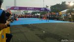 Berpeluh, Aksi Sandiaga Lari 21 Km di Jakarta Marathon 2017