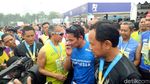 Berpeluh, Aksi Sandiaga Lari 21 Km di Jakarta Marathon 2017