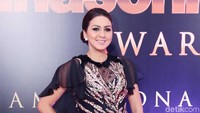 Donna Agnesia saat hadir di acara Panasonic Gobel Awards 2017 belum lama ini.
