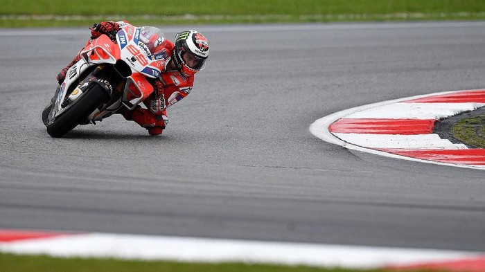 Lorenzo Tercepat, Dovi Ketiga, Marquez Crash