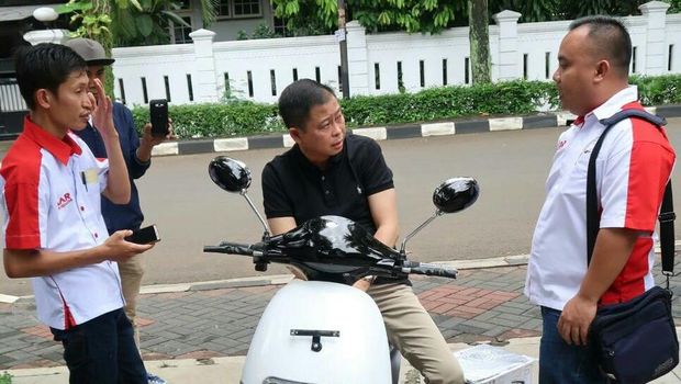 Baru Beli Motor Listrik, Jonan Langsung Jajal di Minggu Pagi.