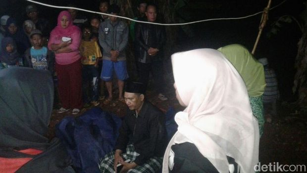 Slamet Korban Ledakan Pabrik Kembang Api Dimakamkan di Garut