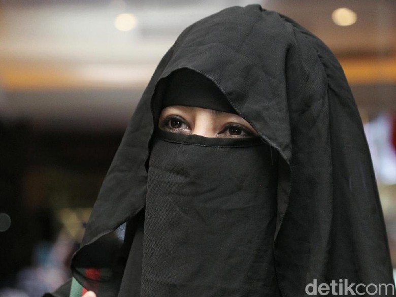 Kata Umi Pipik, Lebih Keren Ikut Khatam Alquran daripada #10YearChallenge Kata Umi Pipik, Lebih Keren Ikut Khatam Alquran daripada #10YearChallenge