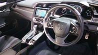 Generasi ke-10 dari Honda Civic ini telah meraup total penjualan sebesar 670 ribu unit di seluruh dunia pada tahun lalu -- dan baru masuk Indonesia sejak April 2017.