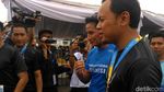 Berpeluh, Aksi Sandiaga Lari 21 Km di Jakarta Marathon 2017