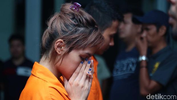 Film Ftv Safitri Trijaya | artis ftv diciduk polisi agnes mo takjub dengar merdunya Film Ftv Safitri Trijaya | artis ftv diciduk polisi agnes mo takjub dengar merdunya