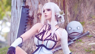 Cosplayer Seksi yang Memikat Warga Instagram
