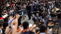 Suasananya meriah. Foto: Edgard Garrido/Reuters