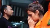 Artis FTV Safitri Triesjaya Crespin diciduk bareng pacarnya Canggih Putra karena pesan narkoba. Foto: Safitri Crespin / Ismail