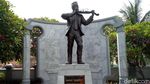 Menengok Makam WR Soepratman di Surabaya