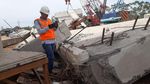 Foto-foto: Girder Beton Proyek Tol yang Ambruk di Pasuruan