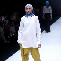 koleksi terbaru L.tru dan Mice Cartoon menampilkan koleksi busana cerah bersiluet simpel dan elegan. Yang mengangkat tema Dear Women di Jakarta Fashion Week 2018, Senayan City, Jakarta. Foto: Mohammad Abduh/Wolipop