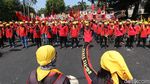 Unjuk Rasa Buruh Tuntut Upah Layak