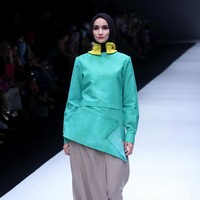 koleksi terbaru L.tru dan Mice Cartoon menampilkan koleksi busana cerah bersiluet simpel dan elegan. Yang mengangkat tema Dear Women di Jakarta Fashion Week 2018, Senayan City, Jakarta. Foto: Mohammad Abduh/Wolipop