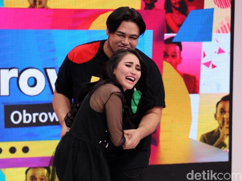 Ivan Gunawan Sebut Ayu Ting Ting Menikah Bulan Ini, Sungguhan? Ivan Gunawan Sebut Ayu Ting Ting Menikah Bulan Ini, Sungguhan?