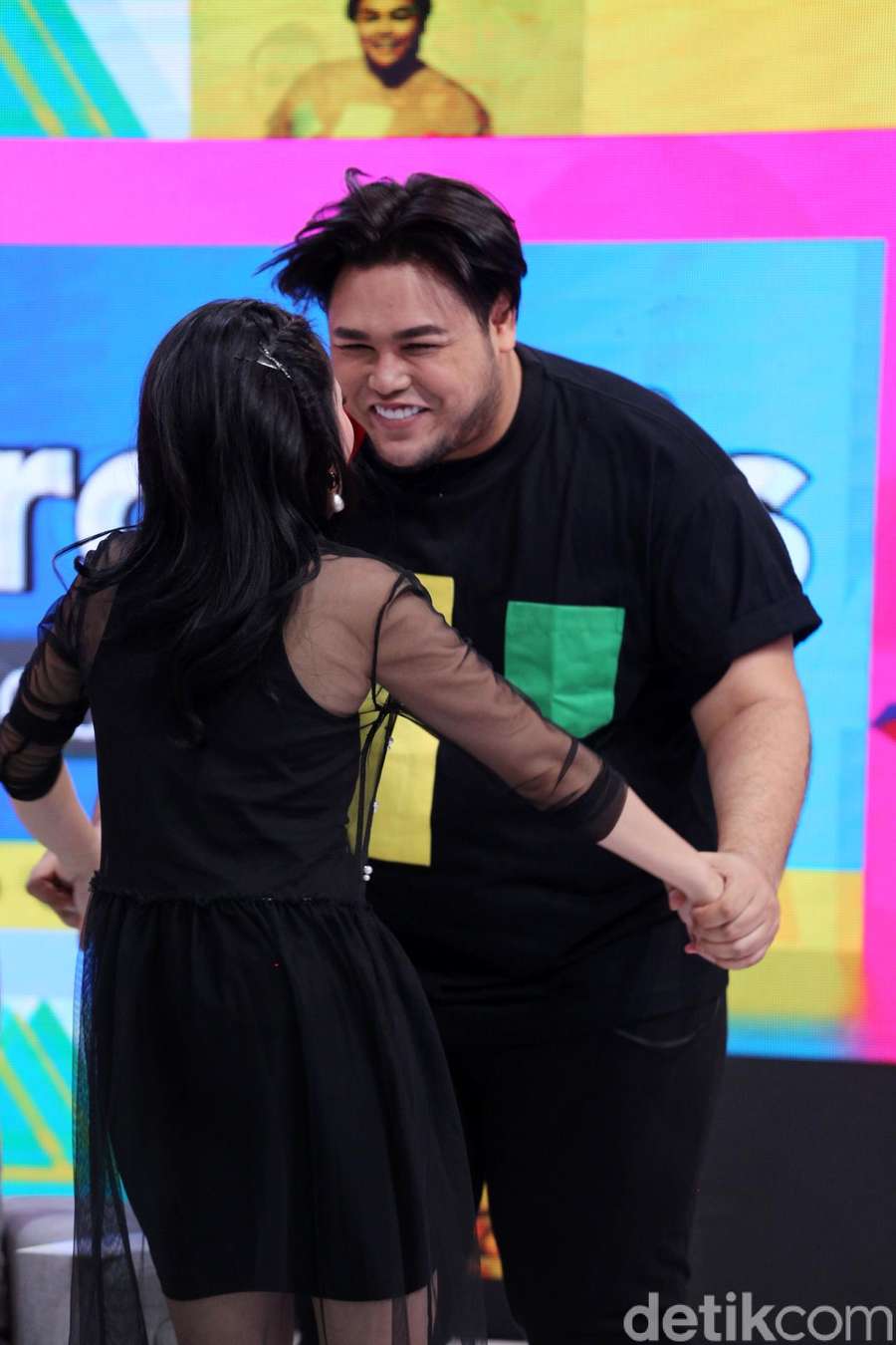 Digoyang Sambalado oleh Ayu Ting Ting, Ivan Gunawan Semringah