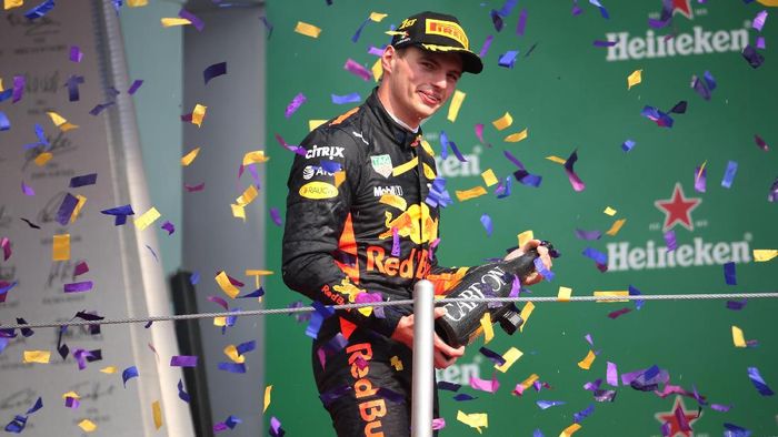 Max Verstappen dilarang mencoba negbut dengan motor MotoGP (Edgard Garrido/REUTERS) Max Verstappen dilarang mencoba negbut dengan motor MotoGP (Edgard Garrido/REUTERS)