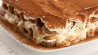 Dessert ini populer di seluruh Italia. Cake bercitarasa kopi yang memakai ladyfinger, keju mascarpone dan cokelat.