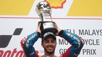 Persaingan memperebutkan titel MotoGP musim ini belum bisa selesai di Sepang. Kemenangan Andrea Dovizioso, ditambah dengan finis keempat Marc Marquez, membuat perebutan titel harus dituntaskan di Valencia. (Foto: Mirco Lazzari gp/Getty Images)