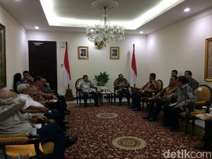 Mahfud MD Temui JK di Kantor Wapres