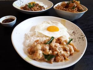 Sec Diner: Ada Salted Egg Chips hingga Mongolian Beef di Kafe yang Instagramable